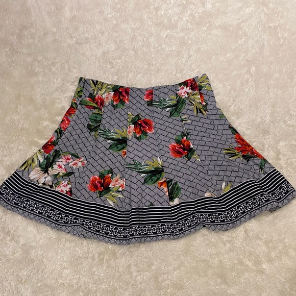 White House black market skirt women’s size 8 - Picture 8 of 8